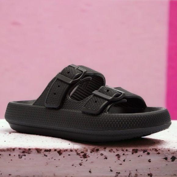 Size 7 Qupid KEY Women Black Vinyl 2-Band Buckle‎ Platform Padded Slide Sandals - Picture 1 of 5